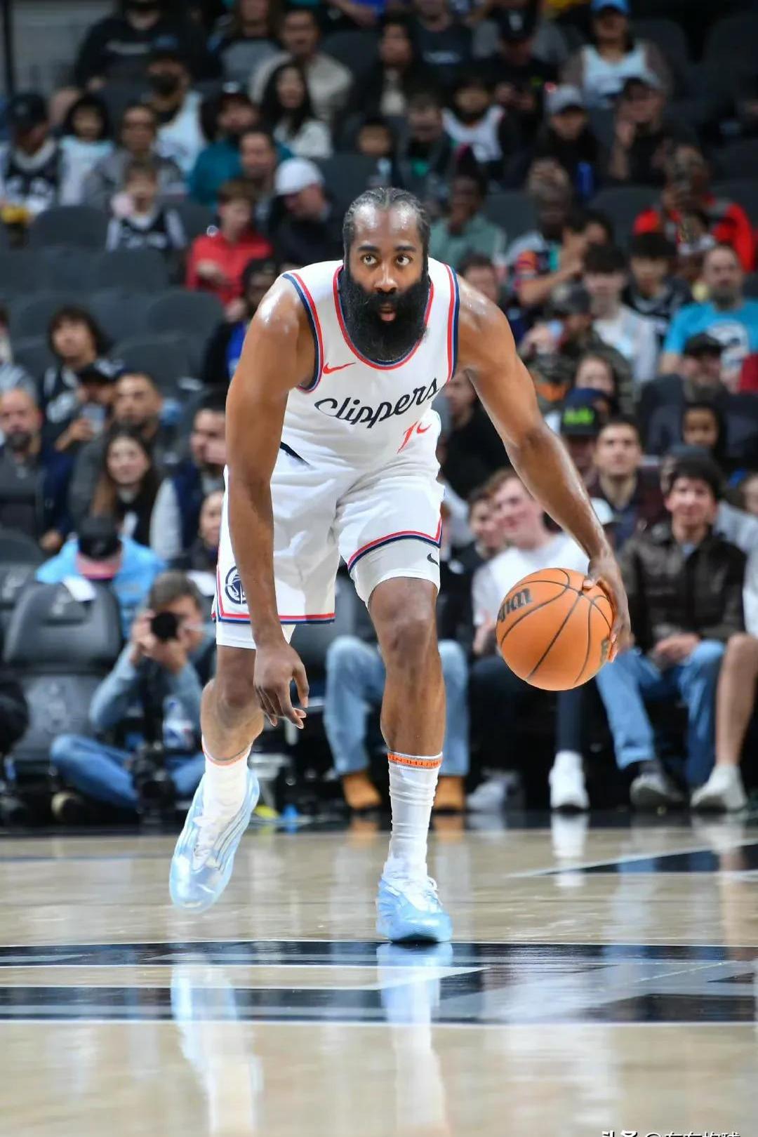 AYX SPORTS- 快船22比0反击篮网翻盘录像 