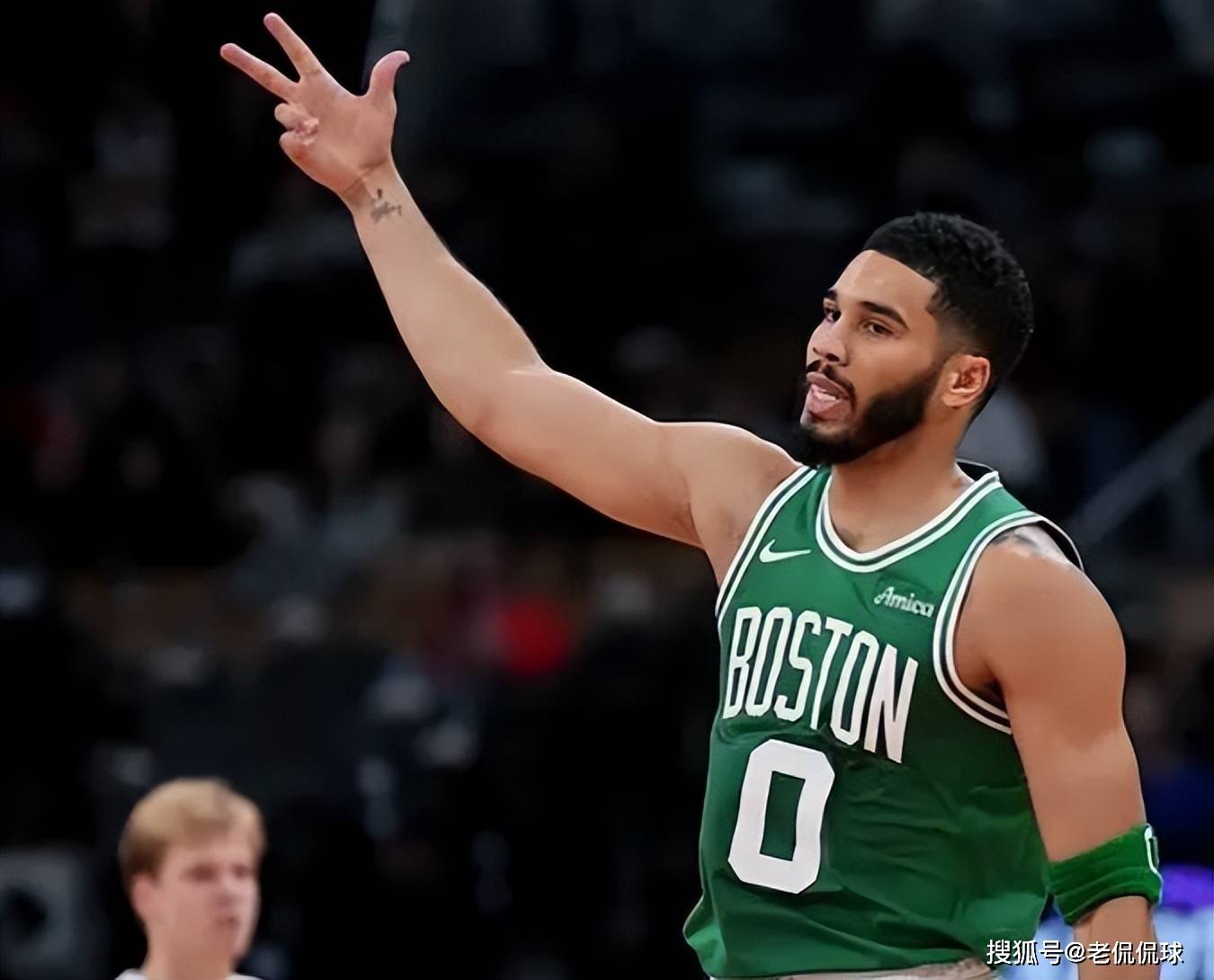 爱游戏- 塔图姆意外战胜MAD，重要助攻引爆全场！赢得满堂喝彩