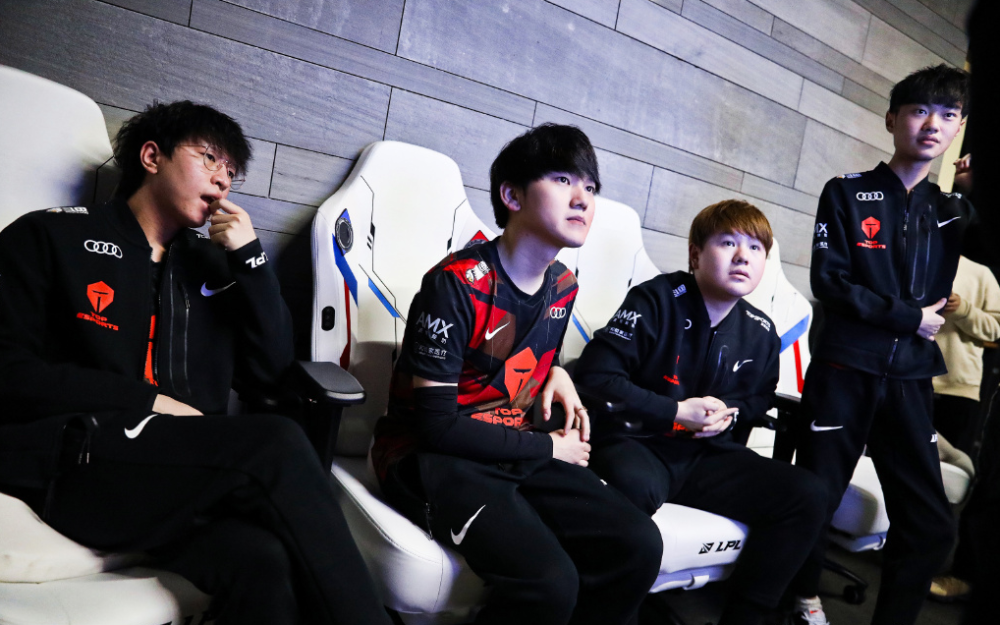 AYX SPORTS- rookie被rng打哭那场比赛 